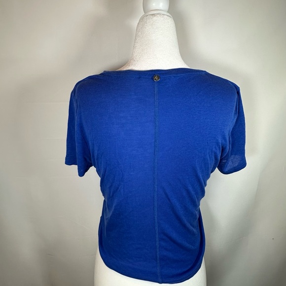 Alice+ Olivia tee size S - Picture 2 of 4